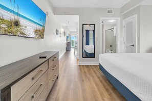 2 bedrooms, iron/ironing board, free WiFi, bed sheets - ☀️Walk to Beach-Lake Views-Pool-Carillon Beach Inn 310☀️ (Panama City Beach)