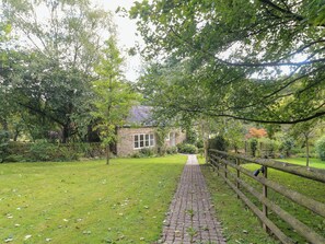Property grounds - Pigwig Cottage (Matlock)