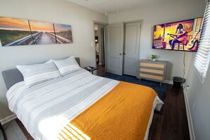 Room - Beachy Hot Tub Haven (Norfolk)