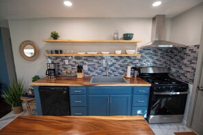 Microwave, oven, stovetop, dishwasher - Beachy Hot Tub Haven (Norfolk)