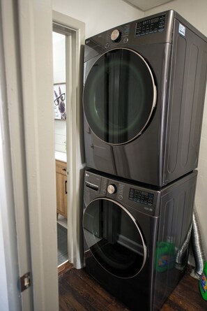 Interior - Beachy Hot Tub Haven (Norfolk)