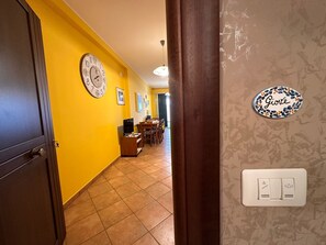 Interior - Apartment 'Giove with Large Sea View Balcony', Wi-Fi and Air Conditioning (Portopalo di Capo Passero)