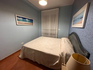Room - Apartment 'Plutone with Sea View Terrace', Wi-Fi and Air Conditioning (Portopalo di Capo Passero)