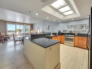 Fridge, microwave, stovetop, coffee/tea maker - Joes Place- Belle Mer 3/3 Condo with ground floor access! (Navarre Beach)