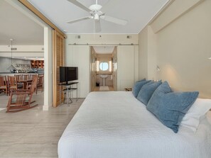 3 bedrooms, iron/ironing board, WiFi, bed sheets - Joes Place- Belle Mer 3/3 Condo with ground floor access! (Navarre Beach)