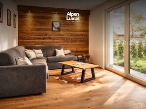 TV, offices - ZWEITE HEIMAT – Cozy Garden Apartment (Fügen)