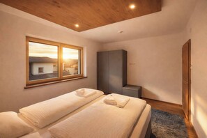2 Schlafzimmer, Schreibtisch, Bügeleisen/Bügelbrett, WLAN