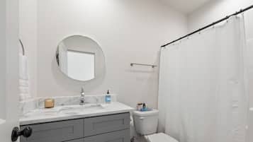 Casa adosada de lujo, 2 habitaciones, patio | Baño