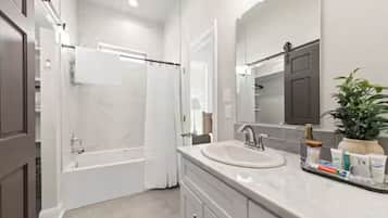 Townhouse – luksus, 2 soverom, kjøkken | Bad