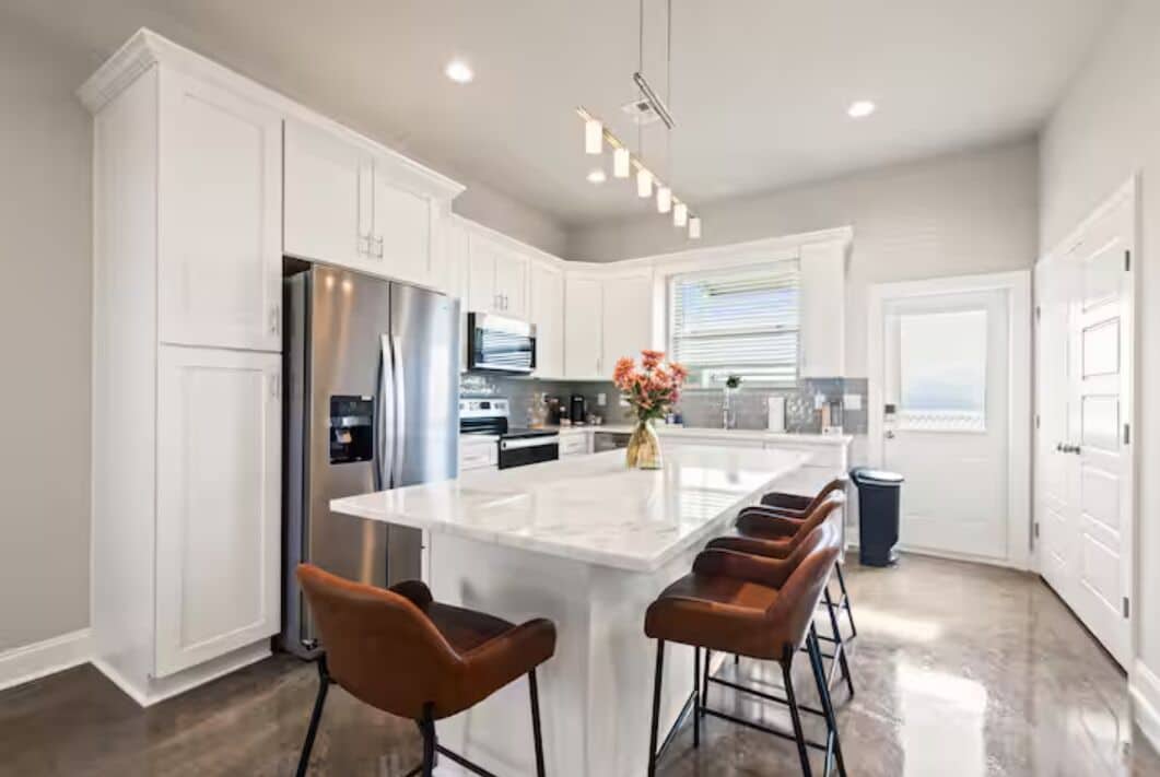 Luxury Townhome, 2 Bedrooms, Kitchen | Private kitchen | Full-size fridge, microwave, oven, stovetop