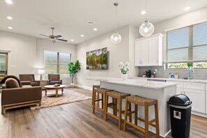 Luxury Townhome, 2 Bedrooms, Kitchen | Living area