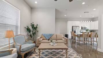 Townhouse – luksus, 2 soverom, kjøkken | Oppholdsområde