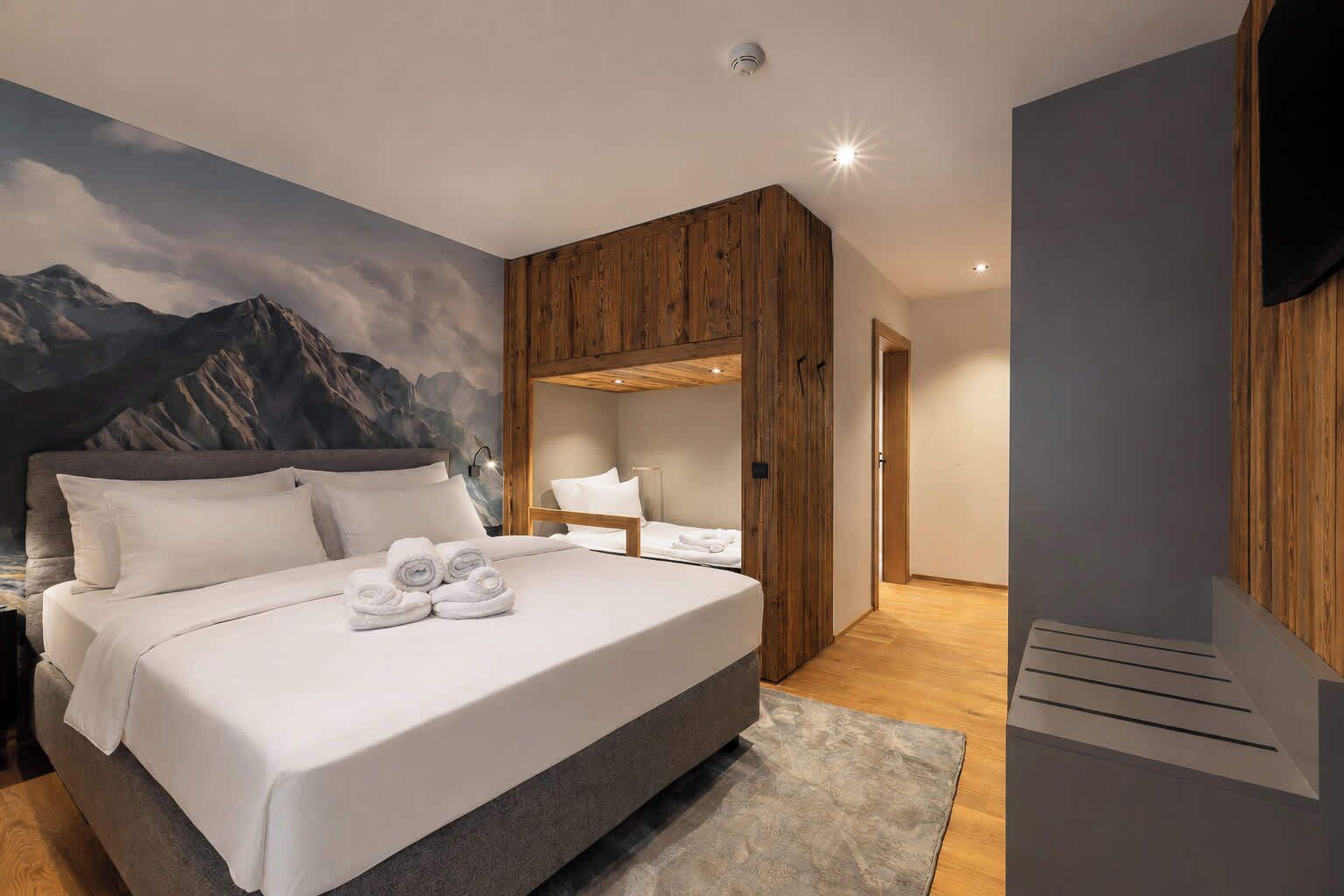 2 Schlafzimmer, Schreibtisch, Bügeleisen/Bügelbrett, WLAN