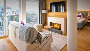 Fernseher, Kamin, Arbeitsbereiche