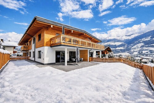 ISANORA – Apartment mit Garten