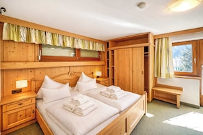 4 chambres, fer et planche Ă repasser, Wi-Fi, literie fournie