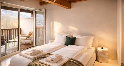 PENTHOUSE N'3 – Balcony, Sauna & Whirlpool Access