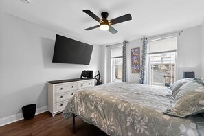 2 habitaciones, tabla de planchar con plancha, wifi y ropa de cama 