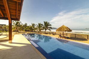 2 outdoor pools - El Secreto Residencial (Zihuatanejo)