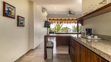 Suite, Sea View | Private kitchen