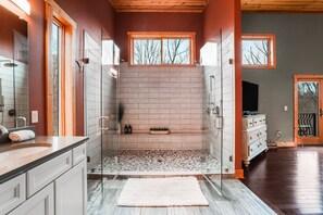 Shower, hair dryer, towels - Starr & Sky Lodge | Hocking Hills, Hot Tub, Sauna (Logan)