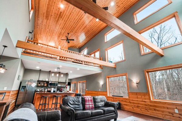 TV, fireplace, DVD player, stereo - Starr & Sky Lodge | Hocking Hills, Hot Tub, Sauna (Logan)