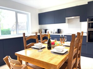 Dining - Spacious Cotswolds Home-Large Garden-Games Room (Finstock)