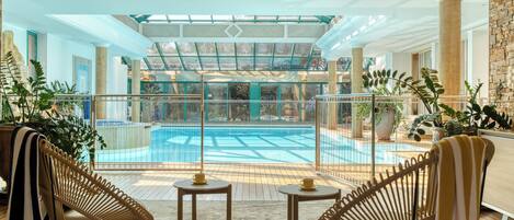 Piscine intérieure, piscine chauffée
