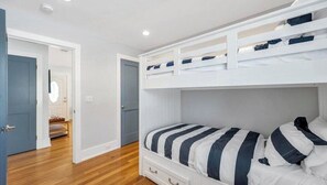 Room - Charming Hampton Bays Escape, Private Heated Pool, Perfect for Friends and... (Hampton Bays)