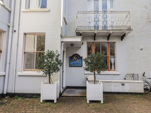 Exterior detail - 2 St Michaels House (Lyme Regis)