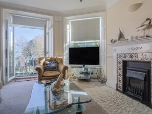Living area - 2 St Michaels House (Lyme Regis)