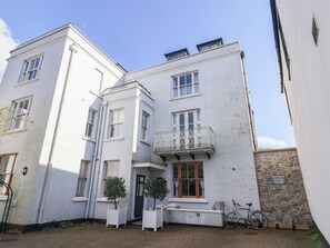 Exterior - 2 St Michaels House (Lyme Regis)
