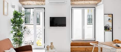 TV