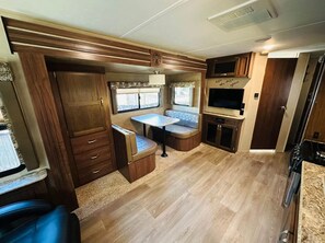 Interior - Cozy Rv close to Jax Beach (Jacksonville)