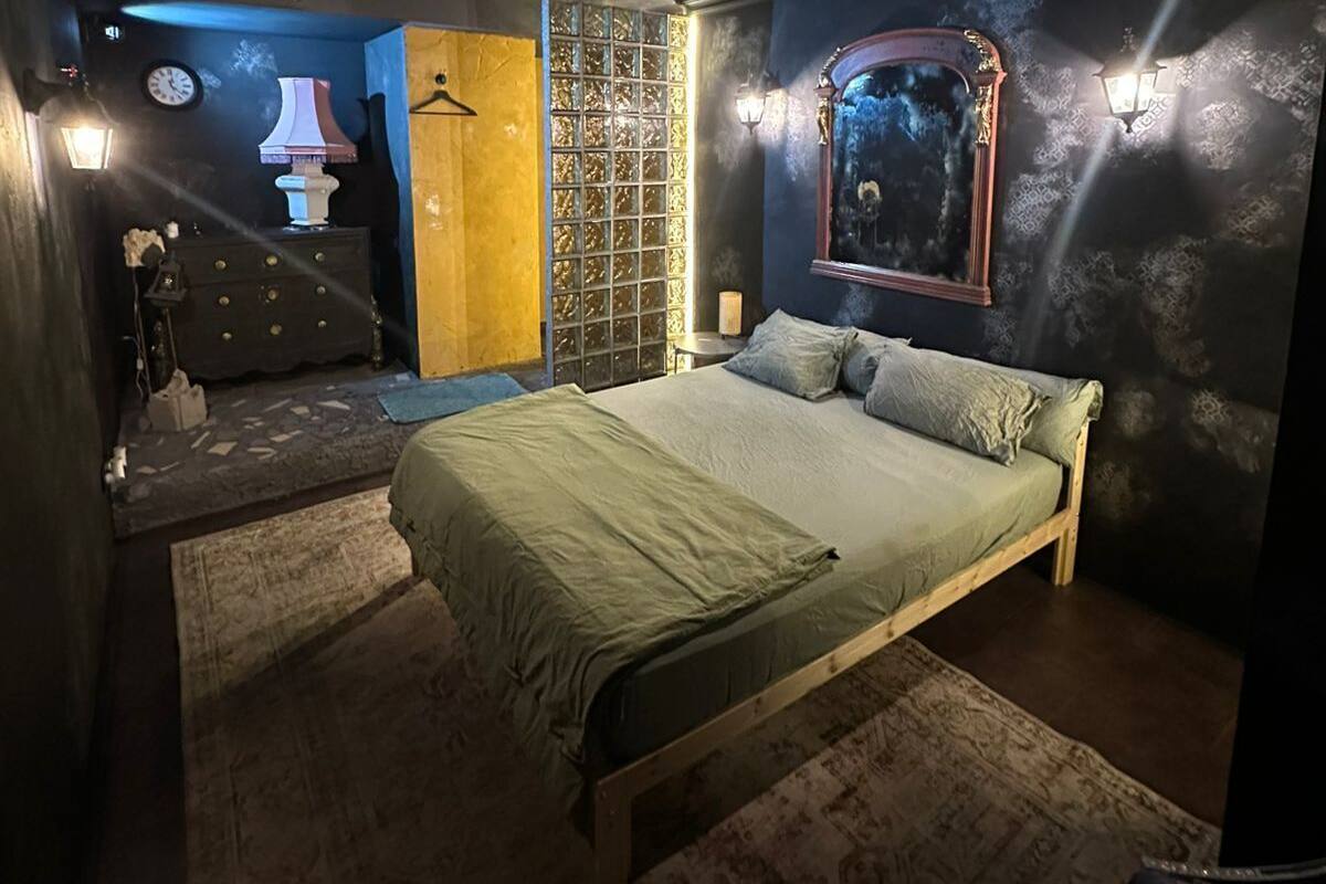 Classic Single Room | Down comforters, minibar, laptop workspace, WiFi (free)