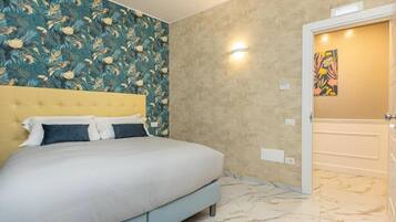 Deluxe Double or Twin Room, 1 King Bed, Non Smoking | In-room safe, desk, soundproofing, iron/ironing board