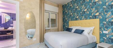 In-room safe, desk, soundproofing, iron/ironing board