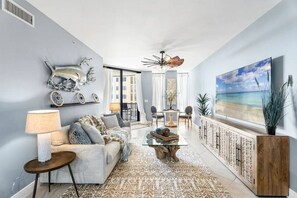 Smart TV - Cape Harbour Luxury Condo | 2 King Beds | Pool, Shops & Restaurants (Cape Coral)