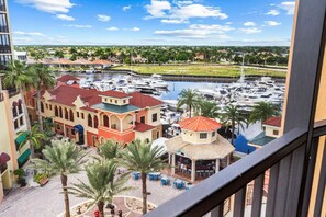 Property grounds - Cape Harbour Luxury Condo | 2 King Beds | Pool, Shops & Restaurants (Cape Coral)