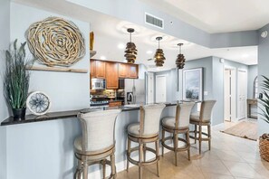 Fridge, microwave, oven, stovetop - Cape Harbour Luxury Condo | 2 King Beds | Pool, Shops & Restaurants (Cape Coral)