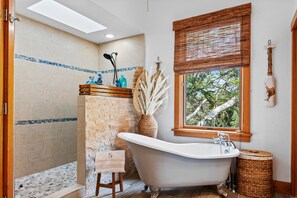 Shower, hair dryer, towels, toilet paper - Waterfront home on Pine Island w/ pool (Bokeelia)