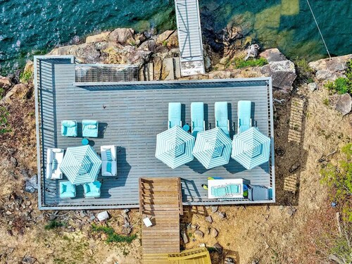 Lakefront Lux-Remodeled,Deep Water, Dock,Hot Tub,Outdoor Shower,Fire pit, Kayaks