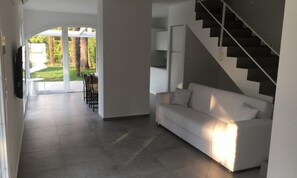 Villa, 3 Bedrooms, Patio, Garden View | Living room