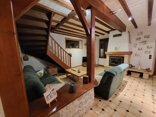 GITE FAMILIAL "EN VALROMEY" at the foot of Grand Colombier