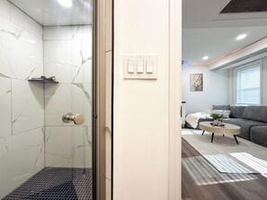 Interior - New Fully Renovated Turnkey 1BR Near Manhattan (Cliffside Park)