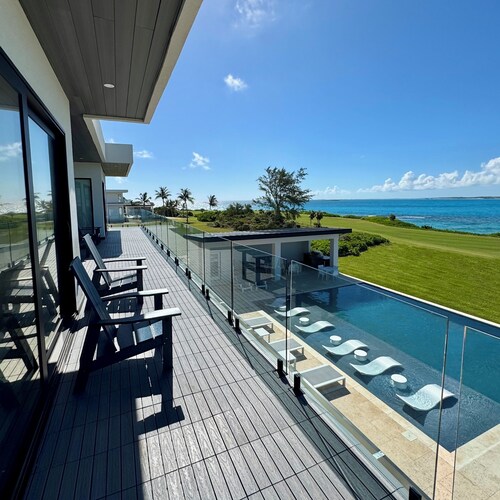 Seaside Villa - Brand New Modern Luxury 7 Bedrooms + 9 Bathrooms + Concierge