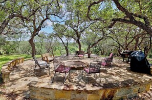 Property grounds - NEW - Unique Family-Friendly Getaway w/Private Blanco River Access on 10 Acres (Wimberley)