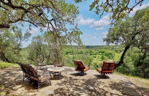 Property grounds - NEW - Unique Family-Friendly Getaway w/Private Blanco River Access on 10 Acres (Wimberley)