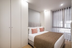 2 bedrooms, free WiFi, bed sheets - Ribeira Spacious Apartment for 6 (Oporto)