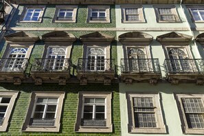 Exterior detail - Ribeira Spacious Apartment for 6 (Oporto)